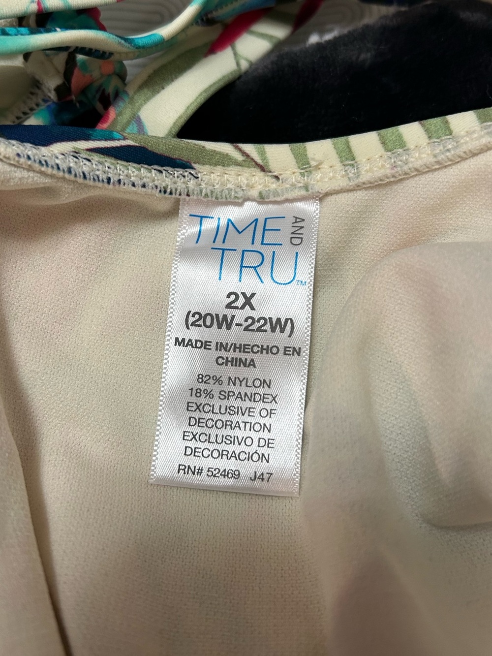 Time and Tru Tropical Floral and Lace one piece - Picture 8 of 8